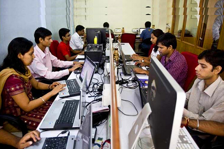 印度拟延后一年实施笔记本电脑等 IT 产品进口许可制