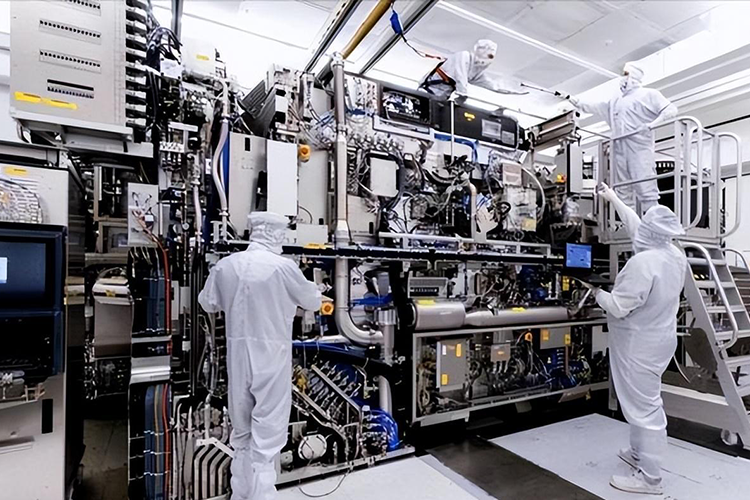 全球科技巨头计划投资20亿美元在新加坡建设12英寸芯片厂