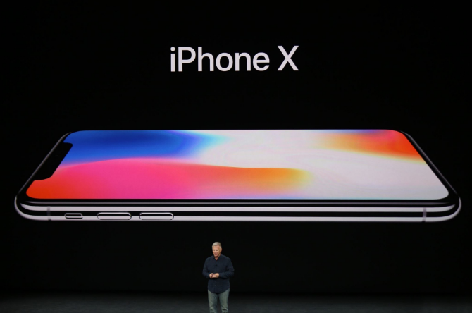 新版iPhone卖不动怎么办？库克欲重新启动iPhone X生产计划