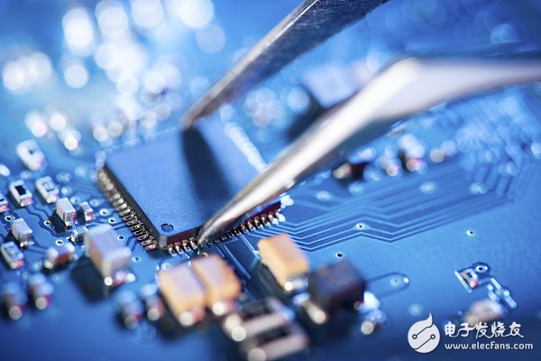 新型集成光子回路制备技术 将计算机通信运行提速100倍