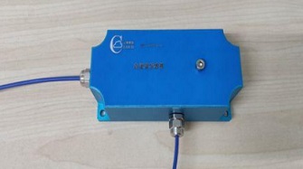 光纤光栅振动传感器是如何工作的？它的特点和应用领域有哪些？